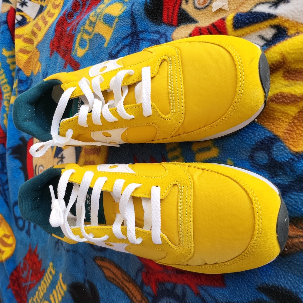 Saucony excellent condition ( price negotiable,  no low balling) NO SHOE BOX